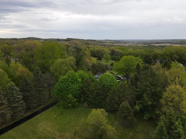 W303S1752 Brandybrook ROAD, Waukesha, WI 53188