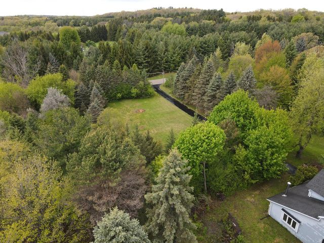 W303S1752 Brandybrook ROAD, Waukesha, WI 53188