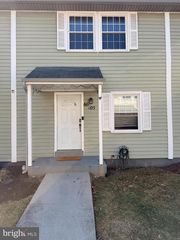 66 PLAZA ST NE #105, Leesburg, VA 20176