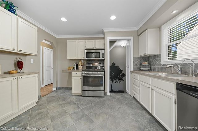 3311 Ellwood Avenue, Royal Oak, MI 48073
