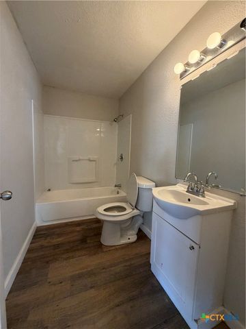 935 Campbell Street, Seguin, TX 78155