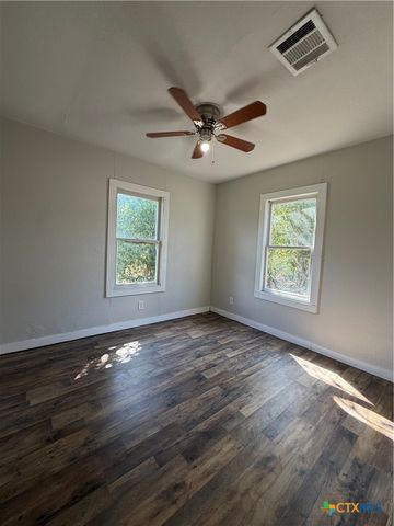 935 Campbell Street, Seguin, TX 78155