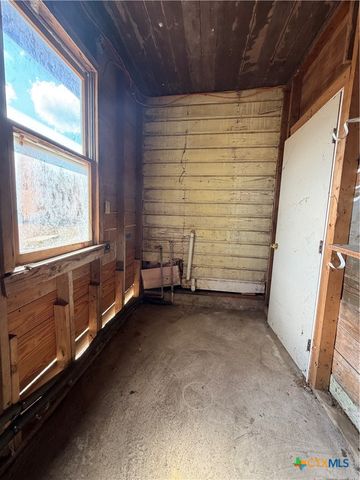 935 Campbell Street, Seguin, TX 78155
