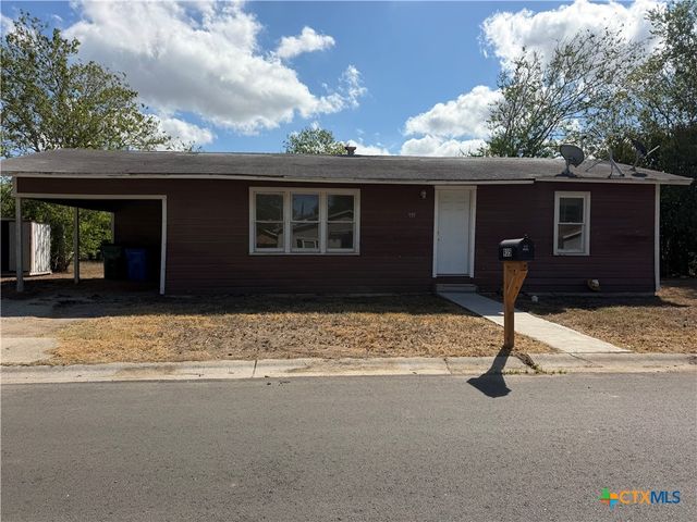 935 Campbell Street, Seguin, TX 78155