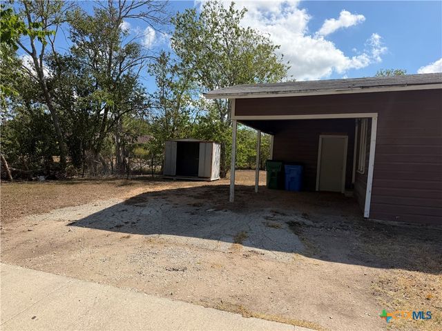 935 Campbell Street, Seguin, TX 78155