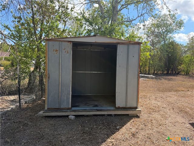 935 Campbell Street, Seguin, TX 78155