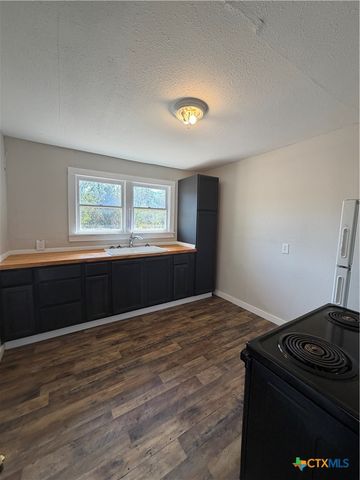 935 Campbell Street, Seguin, TX 78155