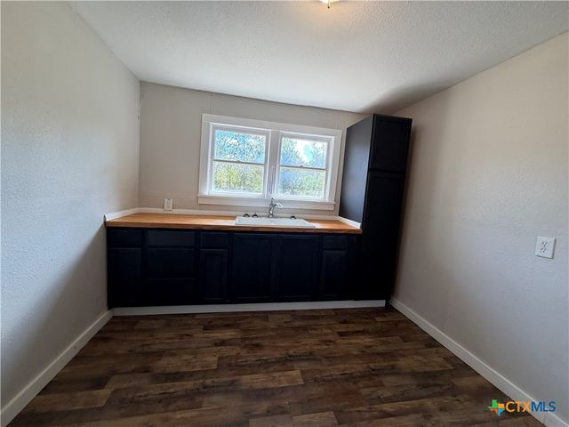 935 Campbell Street, Seguin, TX 78155