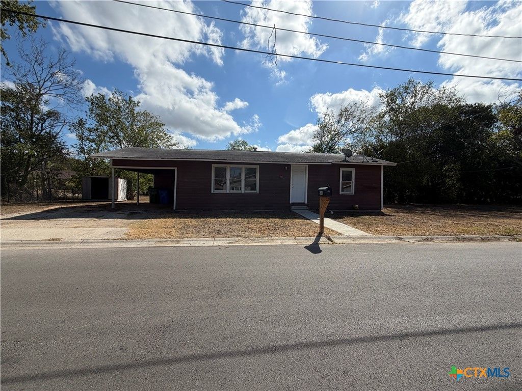 935 Campbell Street, Seguin, TX 78155