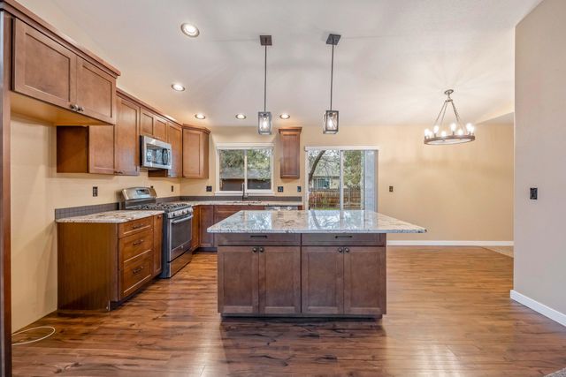 63037 Yampa Way, Bend, OR 97701