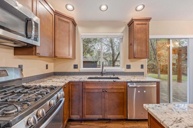 63037 Yampa Way, Bend, OR 97701