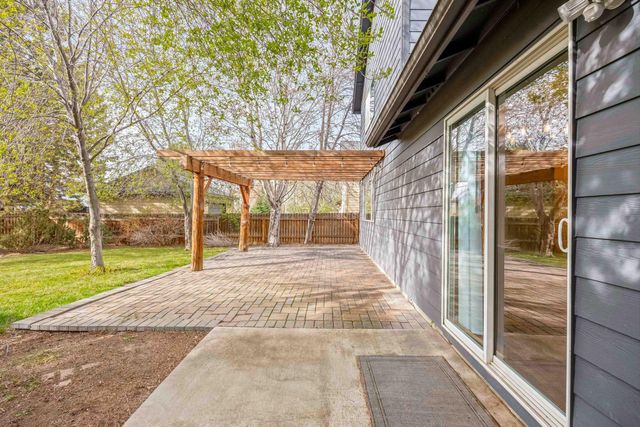 63037 Yampa Way, Bend, OR 97701