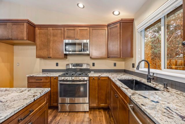 63037 Yampa Way, Bend, OR 97701