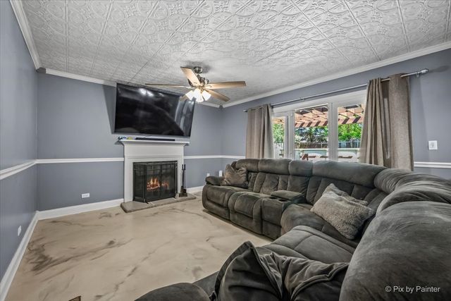 2238 Highfield Lane, Aurora, IL 60504
