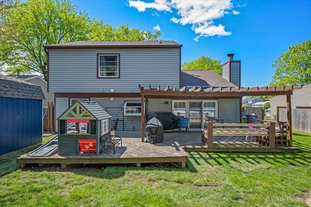 2238 Highfield Lane, Aurora, IL 60504