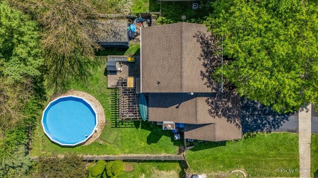 2238 Highfield Lane, Aurora, IL 60504