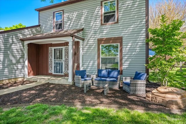 2238 Highfield Lane, Aurora, IL 60504
