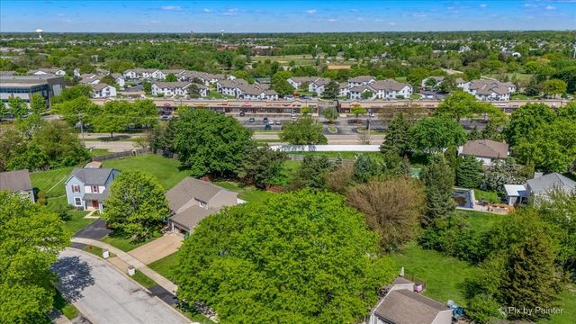 2238 Highfield Lane, Aurora, IL 60504