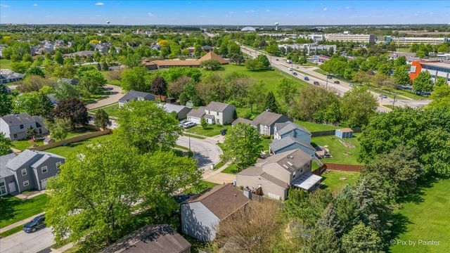 2238 Highfield Lane, Aurora, IL 60504