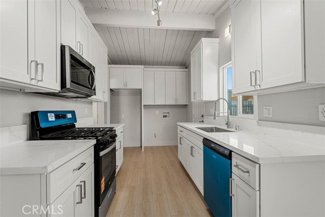 1696 Manor, Pomona, CA 91766