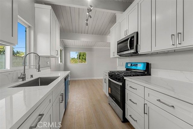 1696 Manor, Pomona, CA 91766