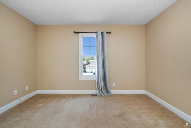 3620 Everett Drive, Manhattan, KS 66503