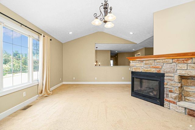 3620 Everett Drive, Manhattan, KS 66503