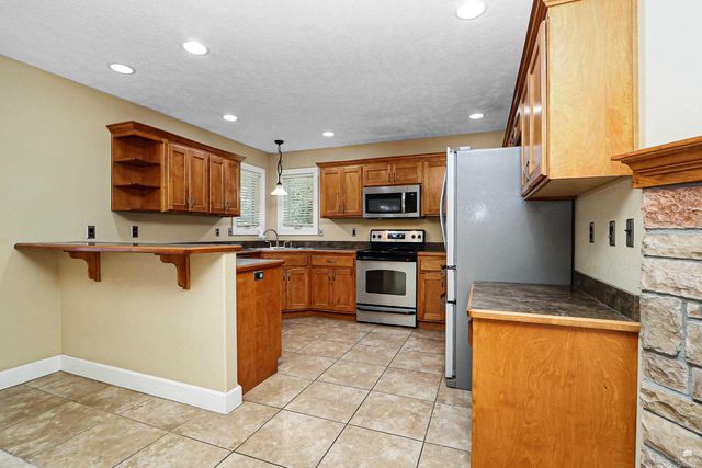 3620 Everett Drive, Manhattan, KS 66503