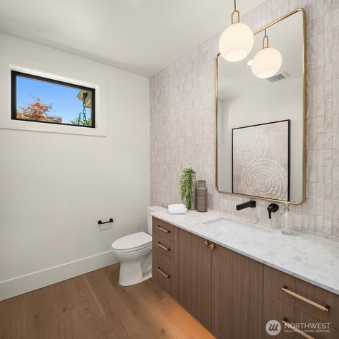 719 19th Lane W, Kirkland, WA 98033