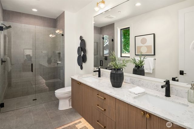 719 19th Lane W, Kirkland, WA 98033