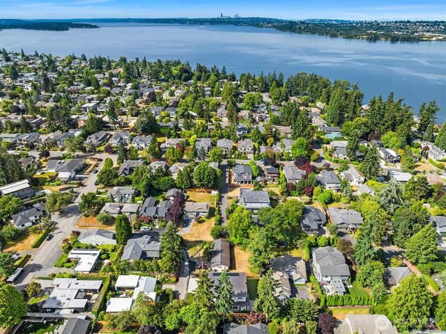 719 19th Lane W, Kirkland, WA 98033
