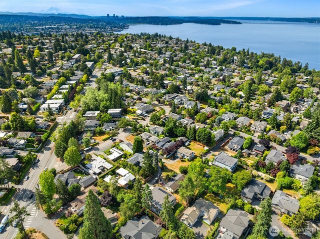 719 19th Lane W, Kirkland, WA 98033