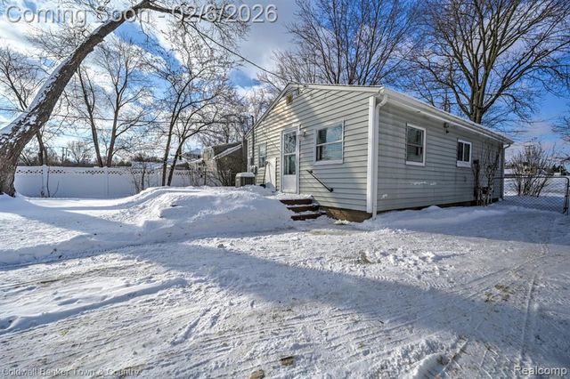 539 Fowler Street, Howell, MI 48843