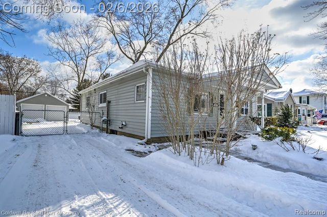 539 Fowler Street, Howell, MI 48843