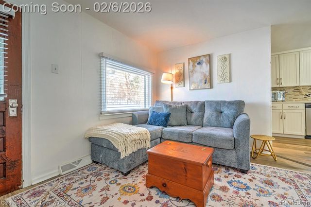 539 Fowler Street, Howell, MI 48843