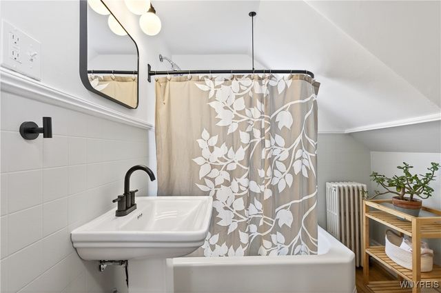 34 Richmond Avenue, Buffalo, NY 14222