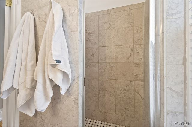 34 Richmond Avenue, Buffalo, NY 14222