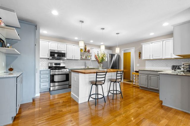51951 Sandy Lane Drive, Granger, IN 46530