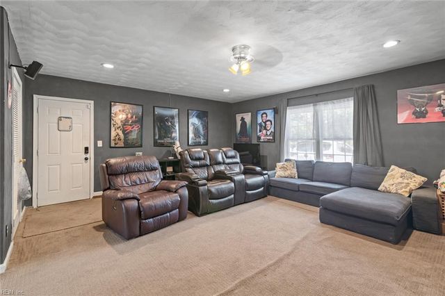 1849 Chestwood DR, Virginia Beach, VA 23453