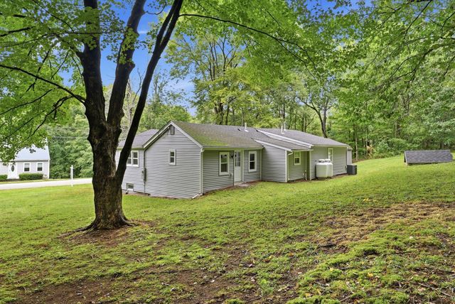 49 Harrington Rd., Charlton, MA 01507