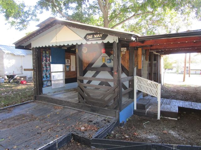 801 W Pierce Street, Clarksville, TX 75426