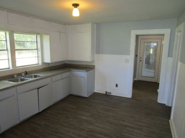 801 W Pierce Street, Clarksville, TX 75426