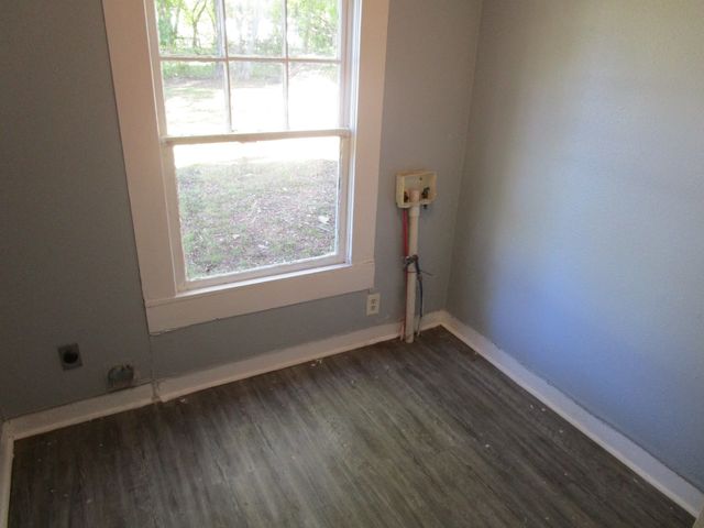 801 W Pierce Street, Clarksville, TX 75426