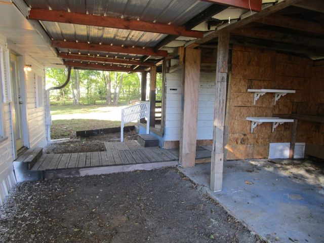 801 W Pierce Street, Clarksville, TX 75426