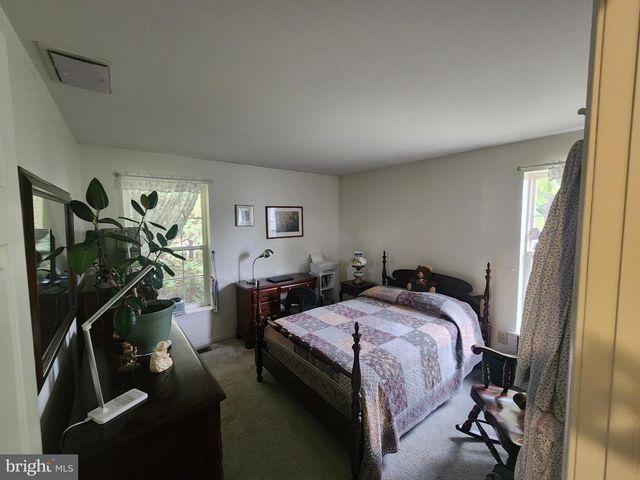 22 THEODORE AVE, Maple Shade, NJ 08052