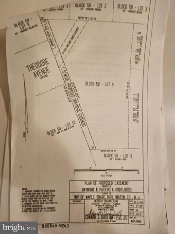 22 THEODORE AVE, Maple Shade, NJ 08052