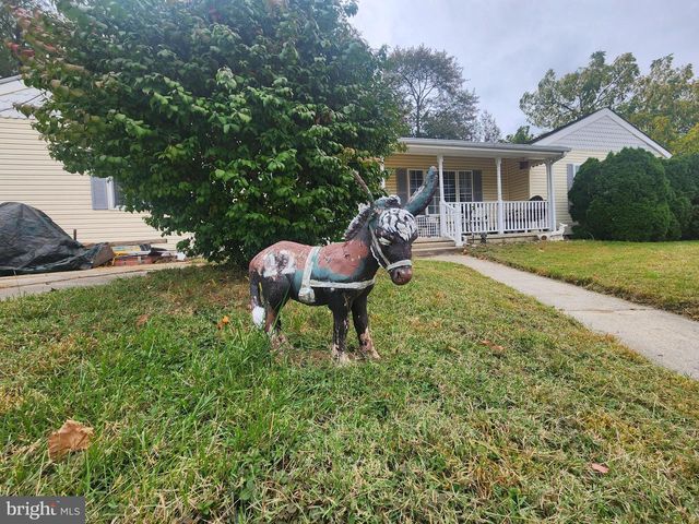 22 THEODORE AVE, Maple Shade, NJ 08052