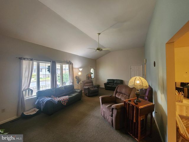 22 THEODORE AVE, Maple Shade, NJ 08052