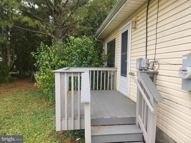 22 THEODORE AVE, Maple Shade, NJ 08052