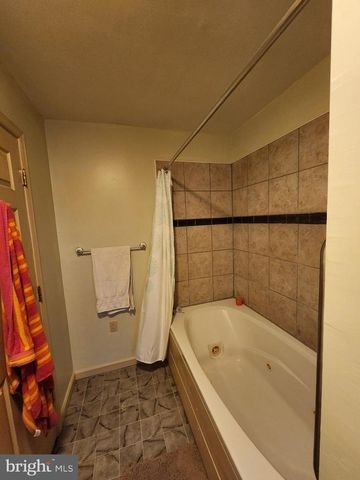 22 THEODORE AVE, Maple Shade, NJ 08052